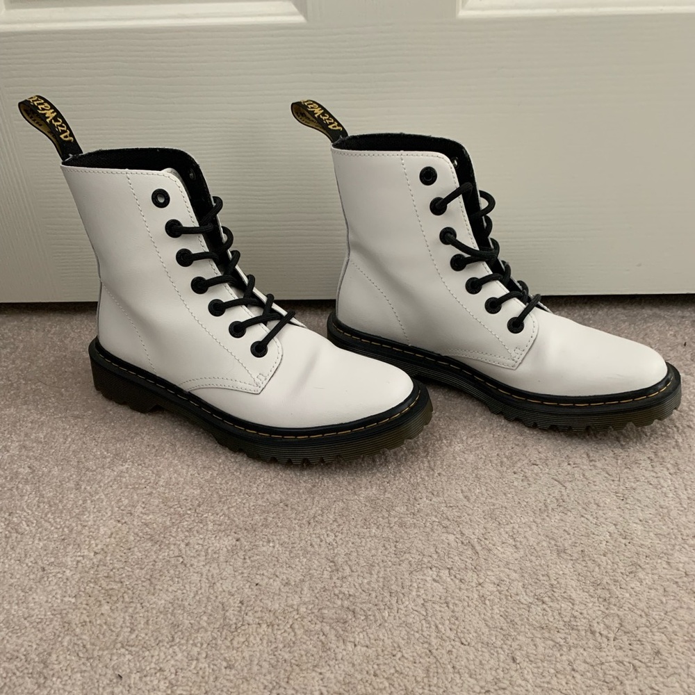 Dr Martens LUANA white. Size 8